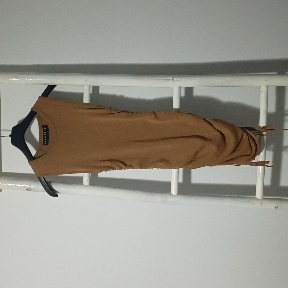 Lioness medium scrunch tie up dress - Picture 2 of 5
